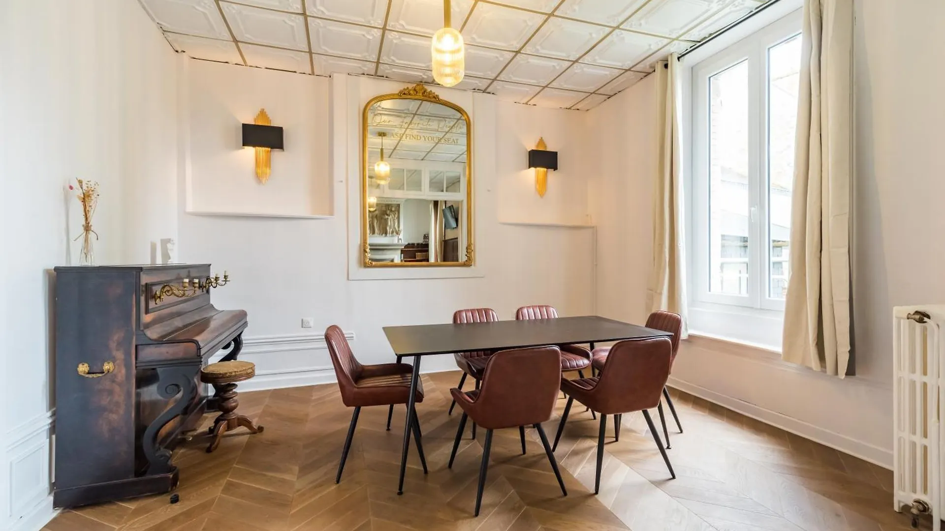 Hotel Lefort - La Suite Imperiale - Spa Privatif Guingamp Lägenhet